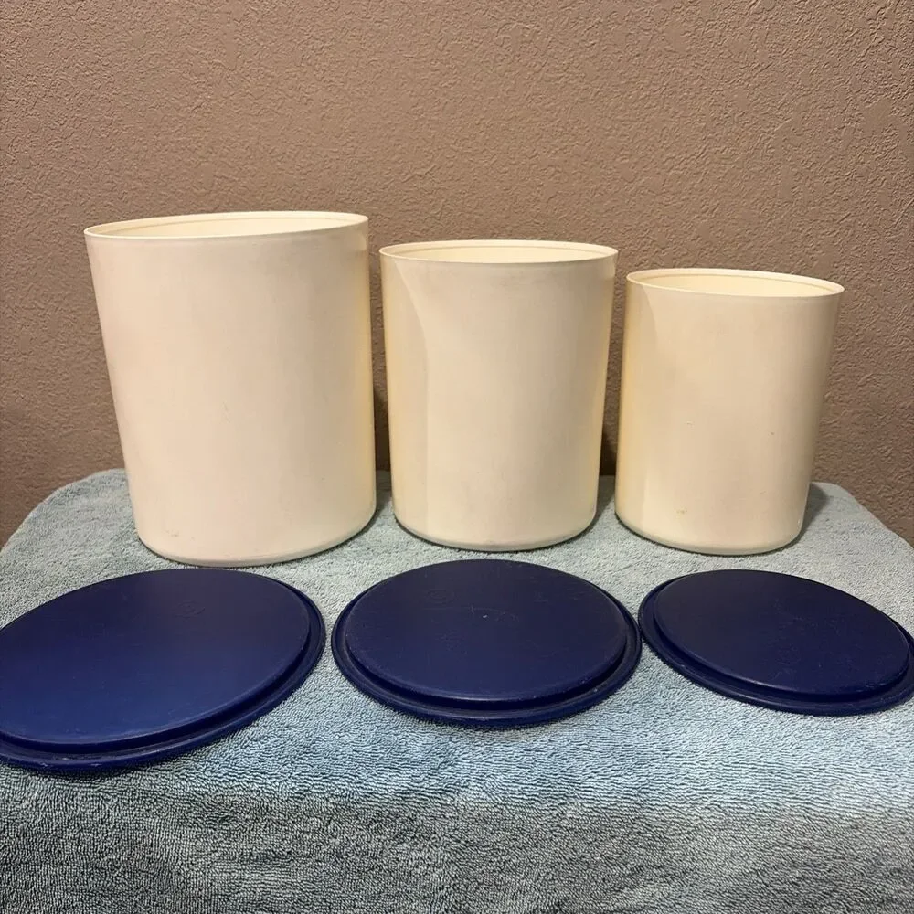 VINTAGE TUPPERWARE “An Apple a Day” WHITE/BLUE TOPS SET OF 3 ONETOUCH CANISTERS